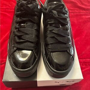 Batman PUMA patent leather sneakers  new size 7